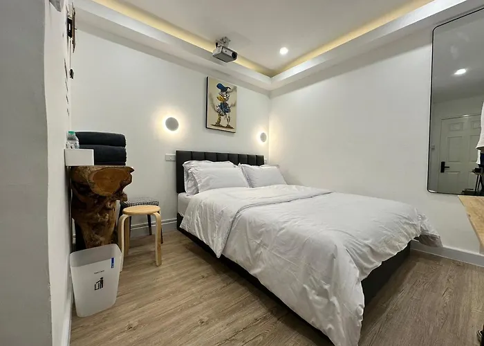 旅馆 The White Den Sukhumvit 44
