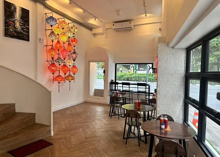 旅馆 The White Den Sukhumvit 44