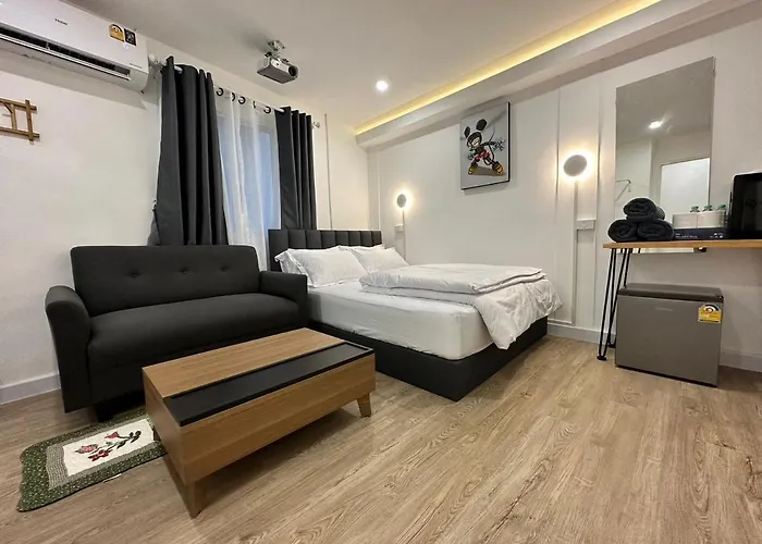 旅馆 The White Den Sukhumvit 44 曼谷