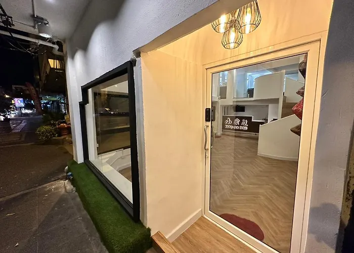 The White Den Sukhumvit 44 旅馆 曼谷
