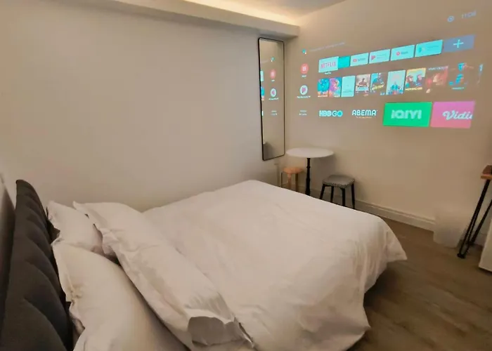 The White Den Sukhumvit 44 旅馆 曼谷
