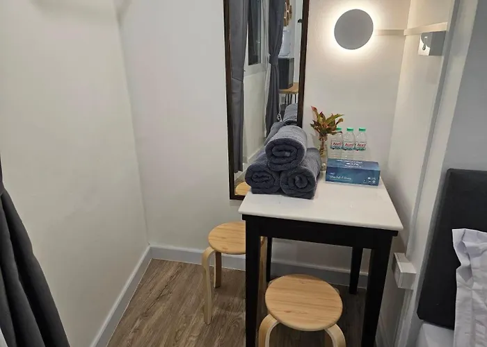 旅馆 The White Den Sukhumvit 44 曼谷