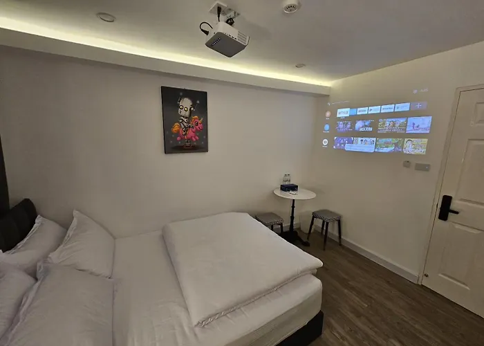 The White Den Sukhumvit 44