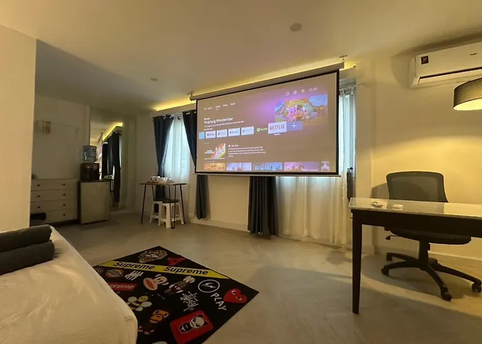 旅馆 The White Den Sukhumvit 44 曼谷